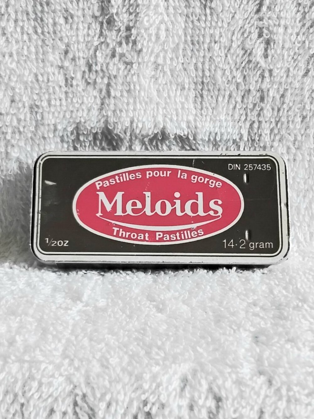 Vintage Meloids Throat Pastilles 1/2oz Tin!!